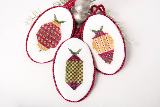 German Inspired Christmas Bauble Ornament - DIGITAL Pattern