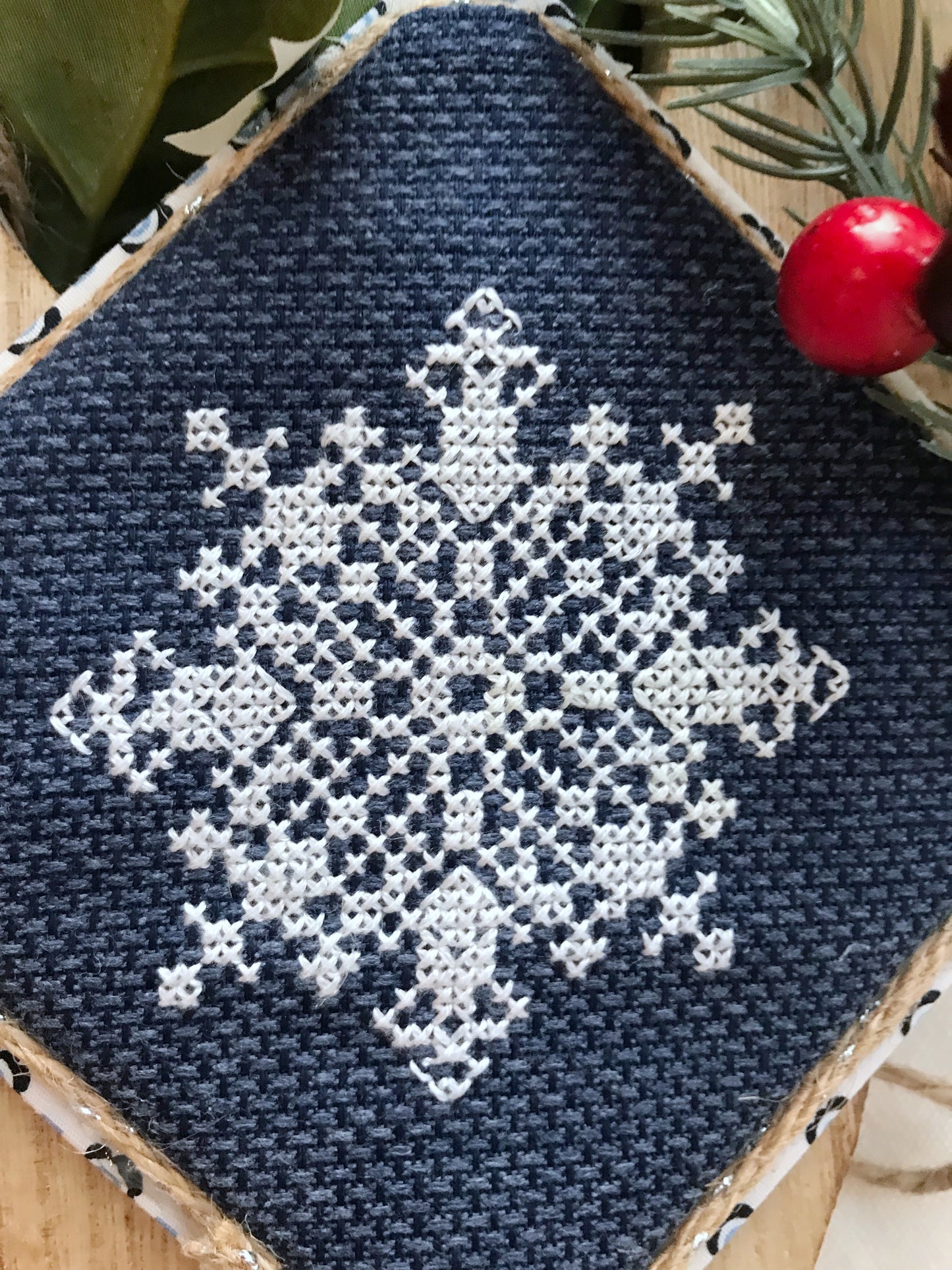 Flossmas 2021 "I Smell Snow" Snowflake Ornament Pattern - Digital Download